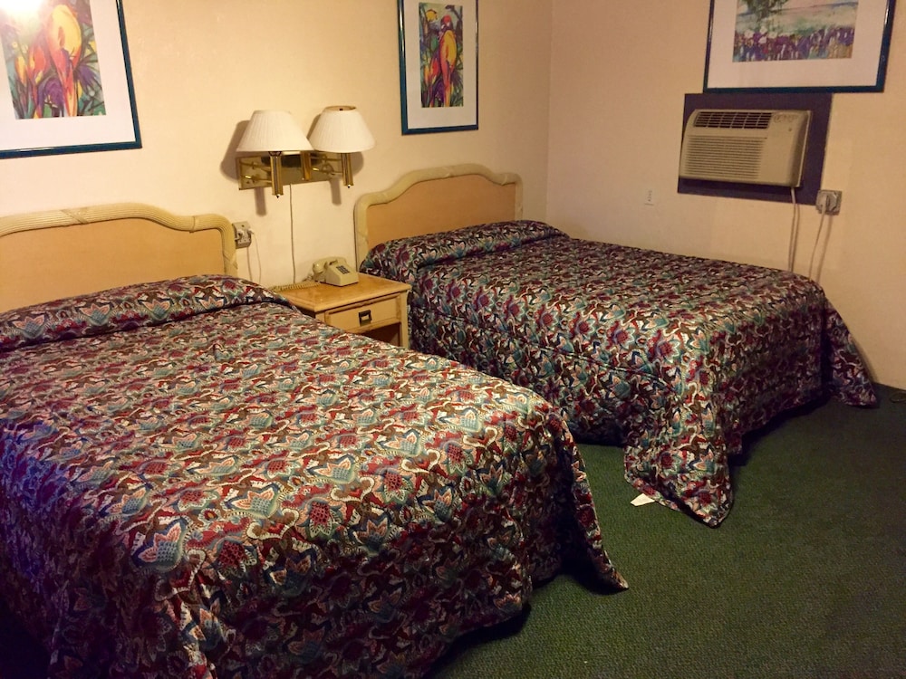 Cadillac Motel Fanning Springs - featured photo