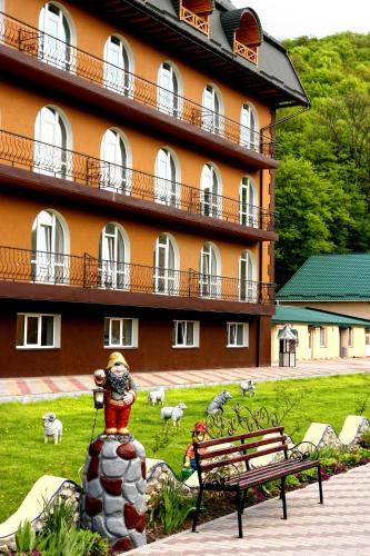 Perlyna Podillyа - carbon neutral hotel in Horodok