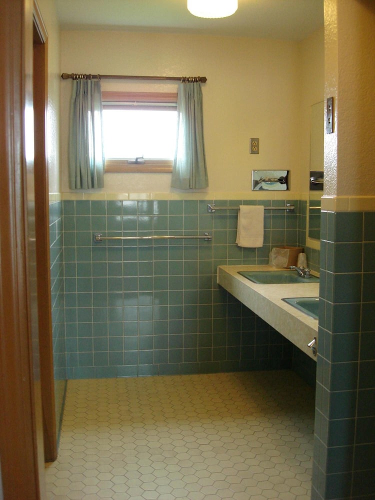 Nevada Inn - photo 16