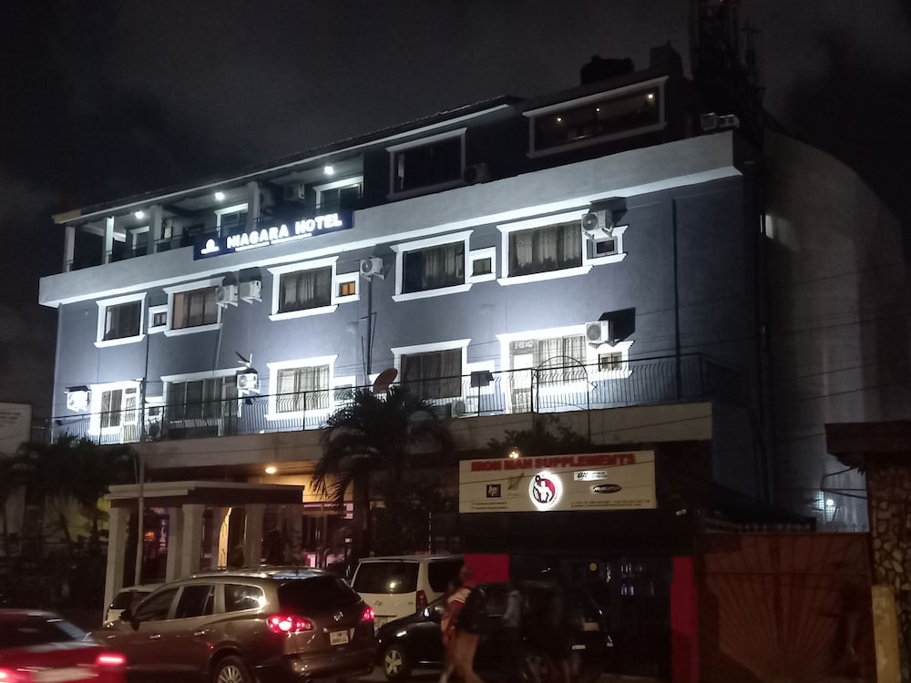 Niagara Hotel - carbon neutral hotel in Accra