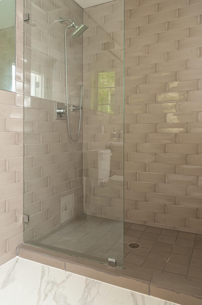 Luxuri Suites - photo 89