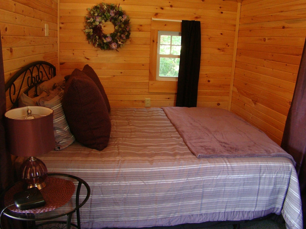 Bay Leaf Cottages & Bistro - photo 26