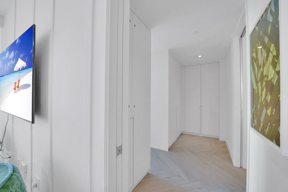 Private Residences at W SoBe by LRMB - photo 7
