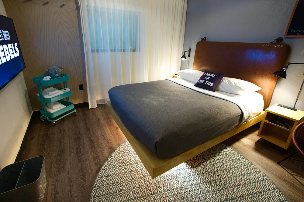 Moxy New Orleans Downtown French Quarter - photo 19
