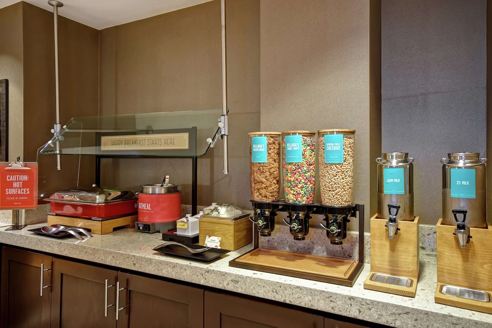 Hampton Inn Atlanta Mall Of Georgia - photo 31