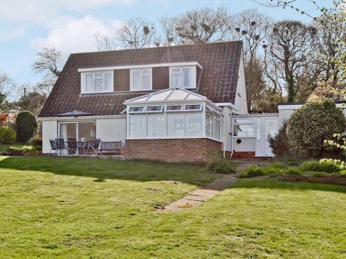 Sandrock - carbon neutral hotel in Brighstone