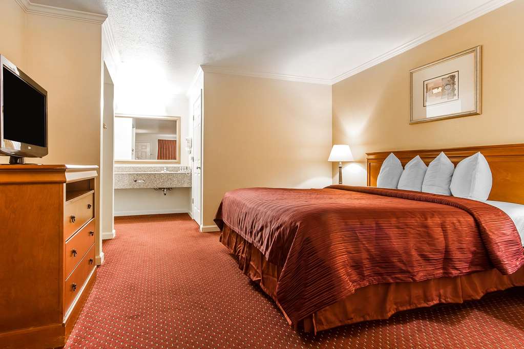 Quality Inn And Suites Gilroy - photo 24