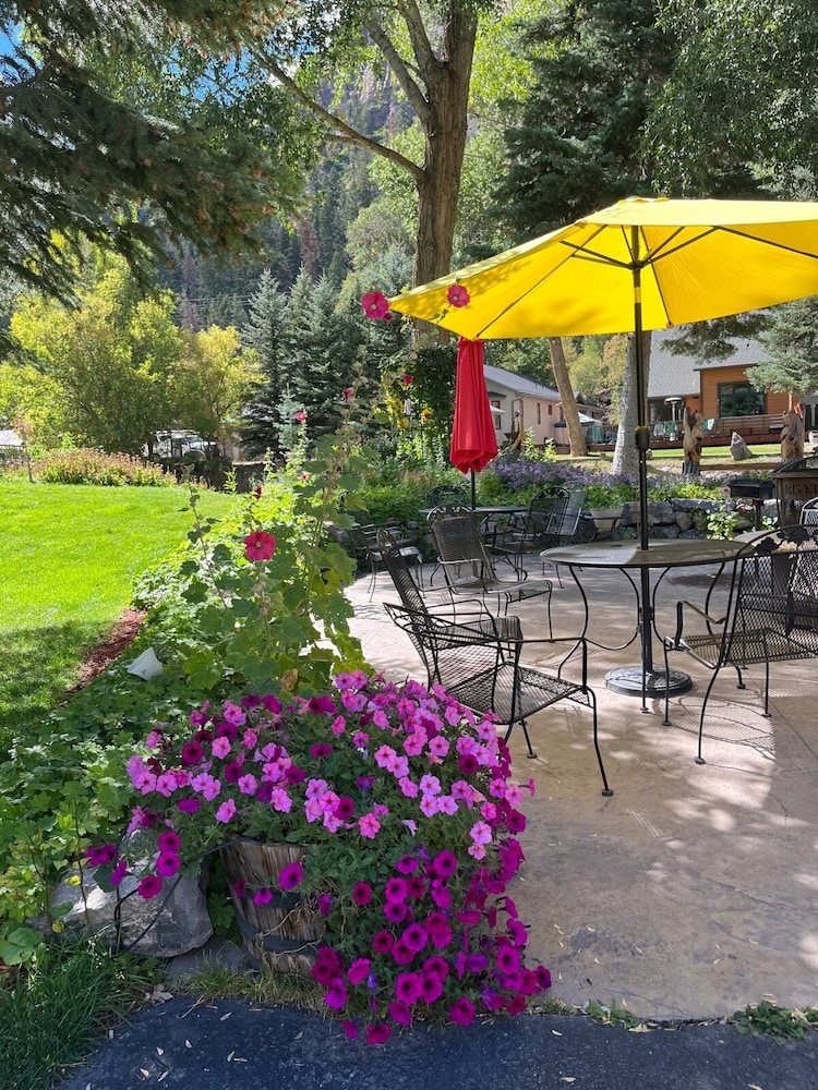 The River's Edge Motel Lodge & Resort - photo 31