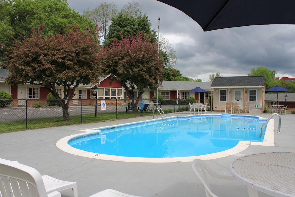 Berkshire Inn — Pittsfield