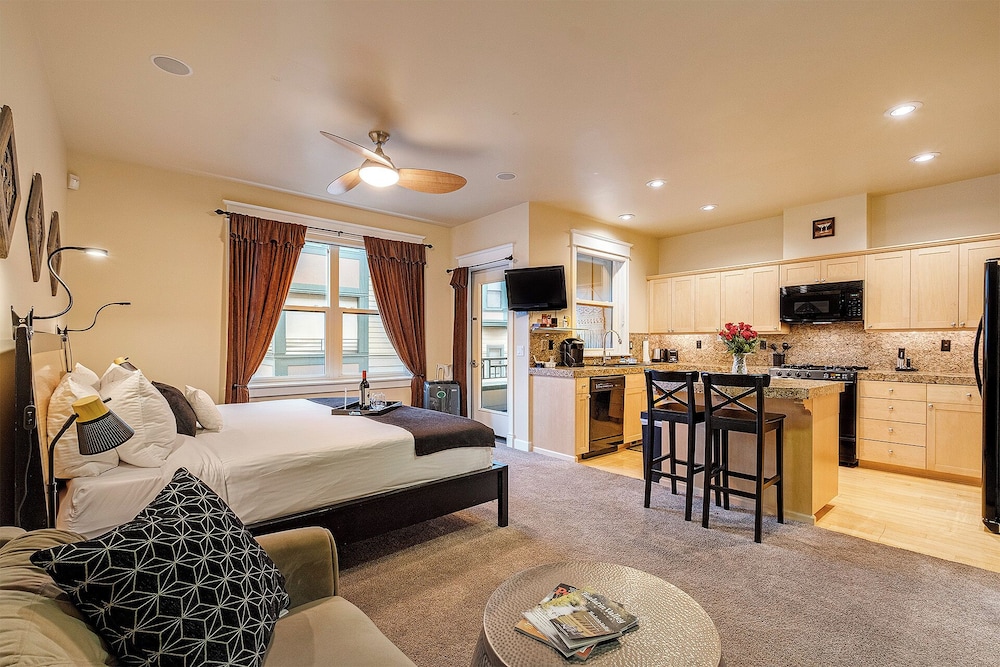 The Orenco Station Hotel - photo 33