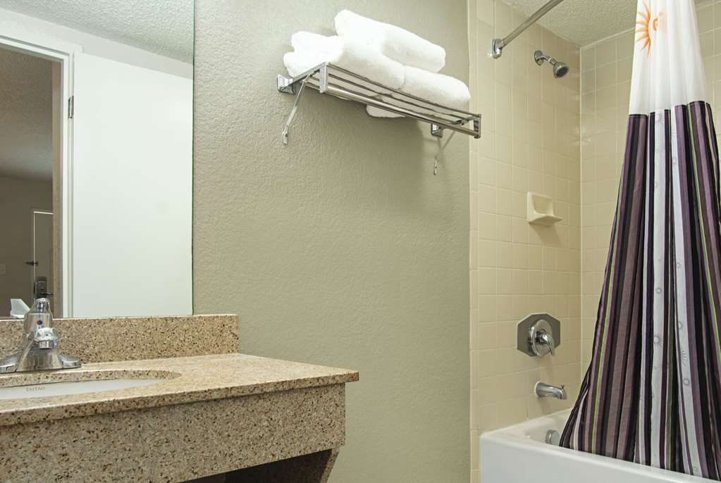 La Quinta Inn by Wyndham West Palm Beach Florida Turnpike - photo 29