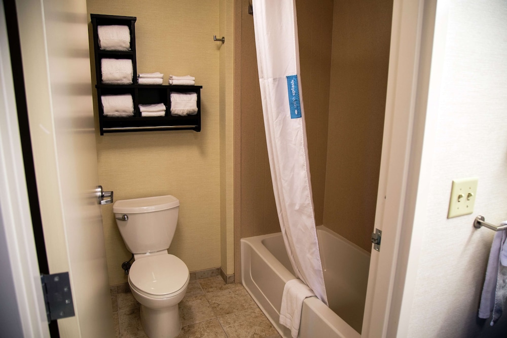 Hampton Inn & Suites Sharon - photo 62
