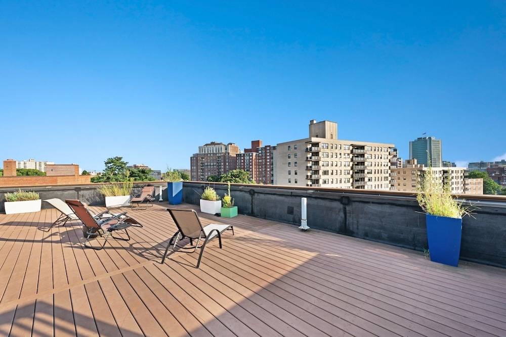 Global Luxury Suites on Prospect Street - photo 17