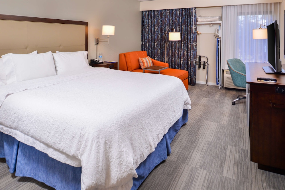 Hampton Inn Seattle Airport - photo 6
