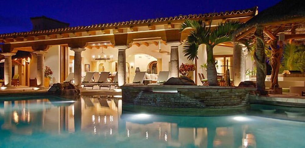 Casa Corona — 4-Star Luxury Hotel in Cabo San Lucas, Mexico