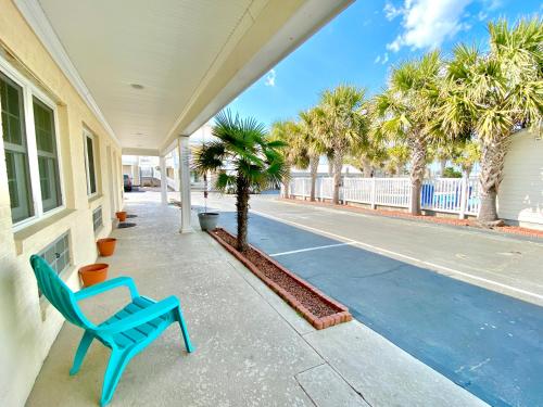 Island Inn of Atlantic Beach - photo 8