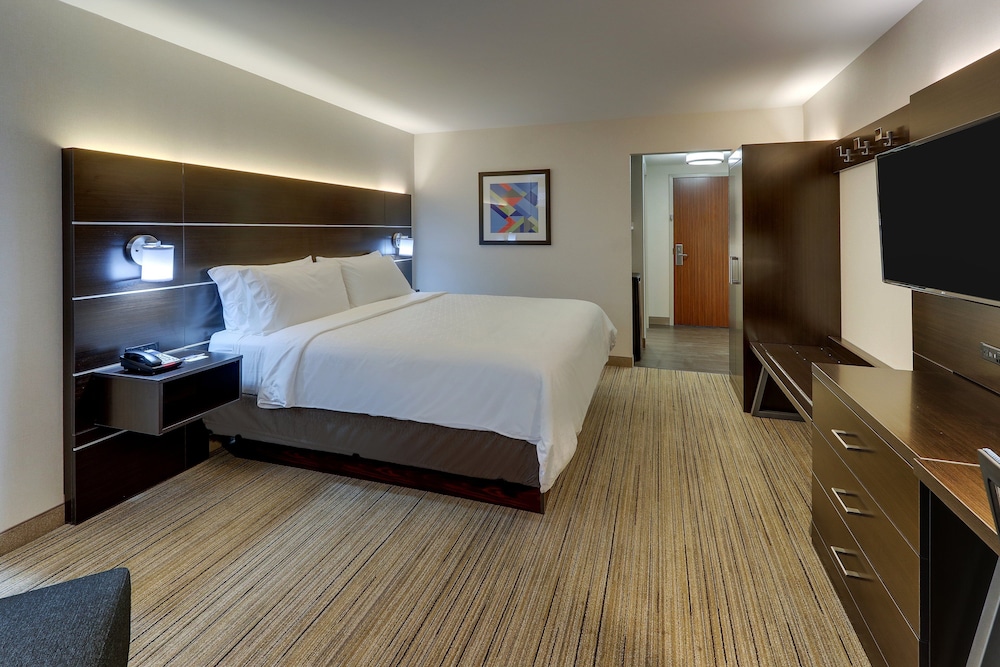 Holiday Inn Express & Suites Troy by IHG - photo 32