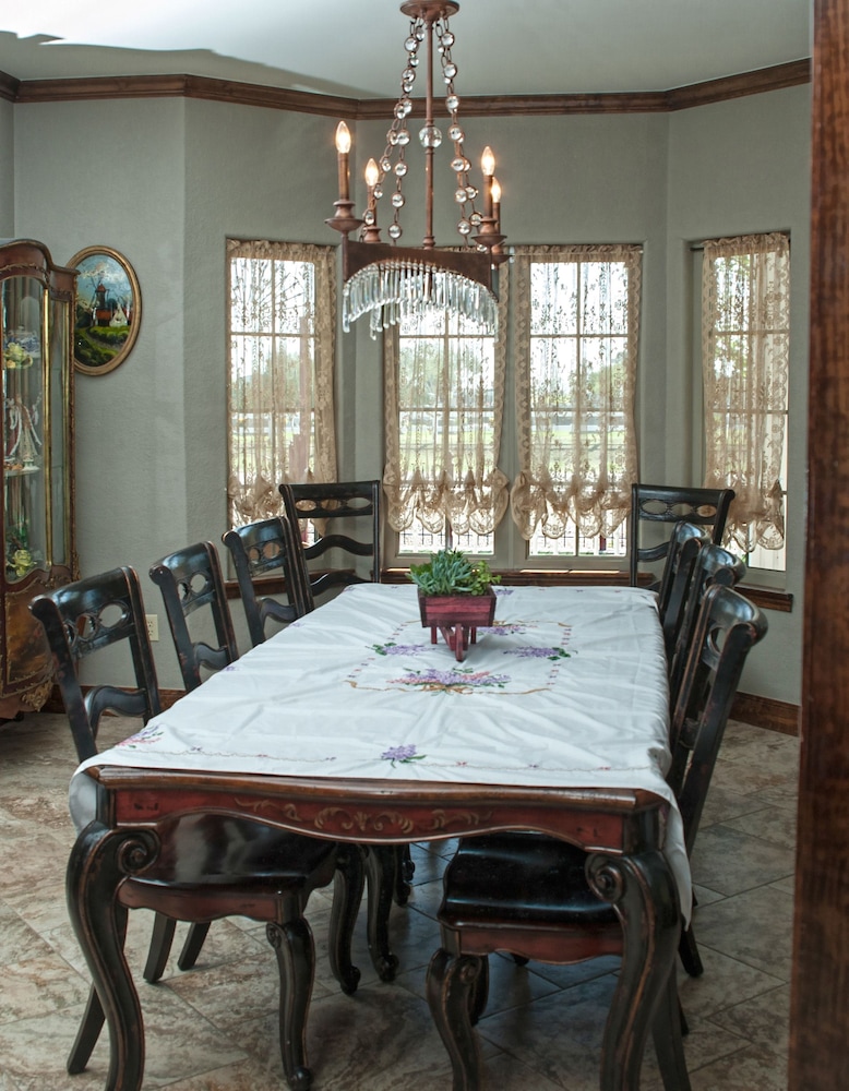 Yellow Rose Inn - photo 28