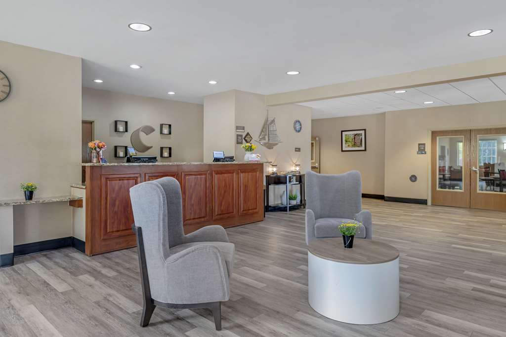 Comfort Suites Lake Geneva East - photo 3