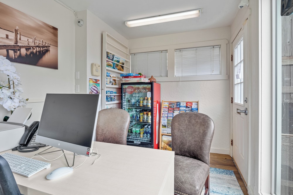 Seagull Beachfront Inn - photo 4