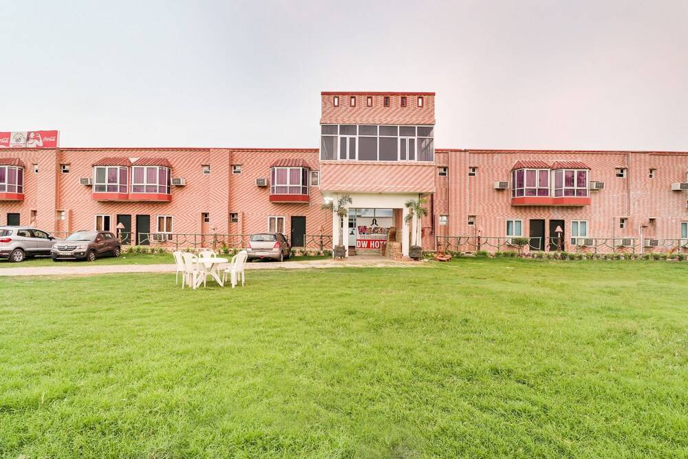 Capital O 43516 Dream World Resort in Lucknow, India