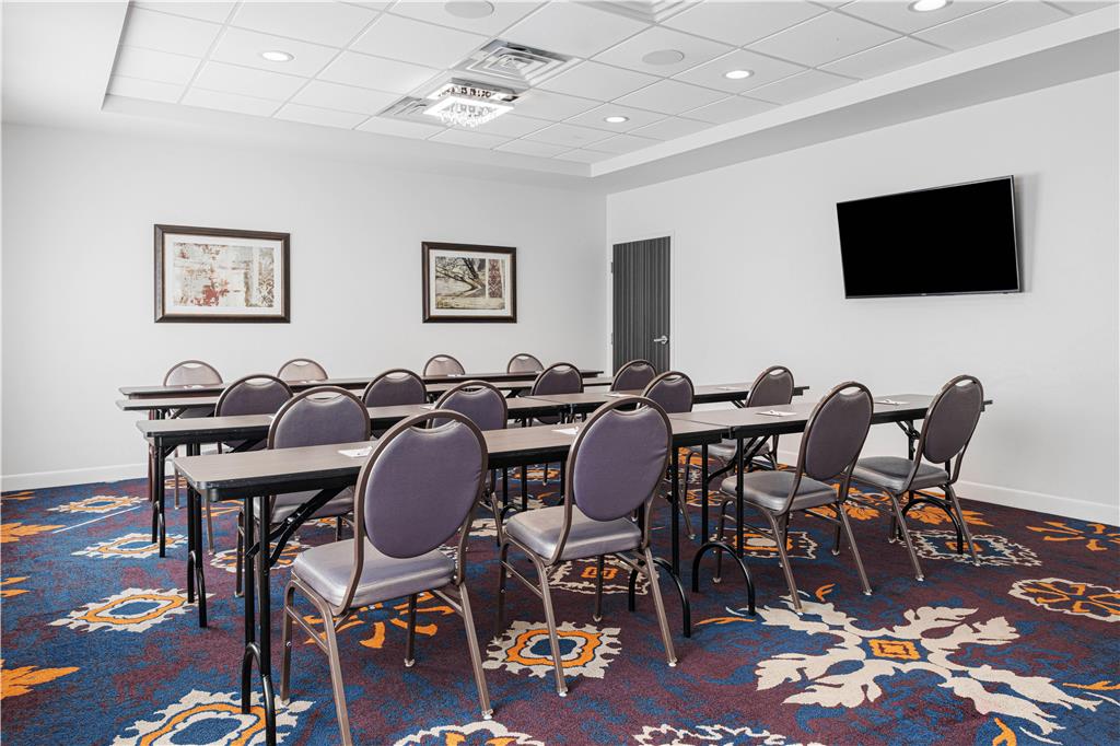 Best Western Plus New Richmond Inn & Suites - photo 42