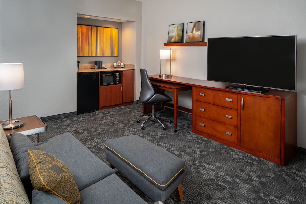 Courtyard by Marriott Nashville Airport - photo 12