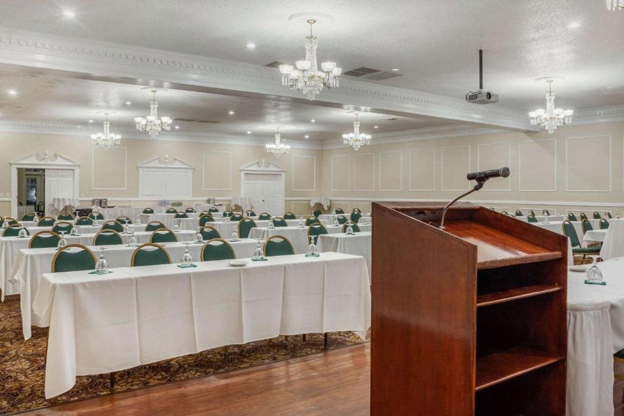 Wintergreen Hotel & Conference Center - photo 9