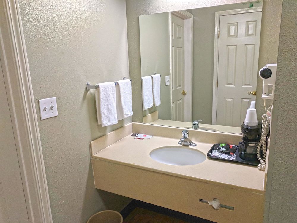 Americas Best Value Inn & Suites Gallup - photo 7