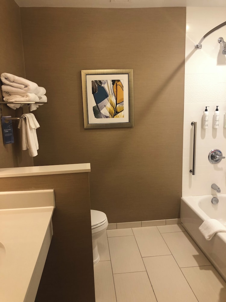Fairfield Inn & Suites by Marriott Detroit Lakes - photo 31