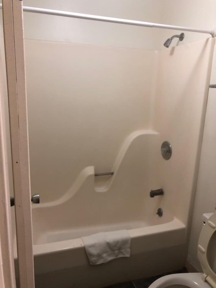 Red Roof Inn Radcliff Fort Knox - photo 7