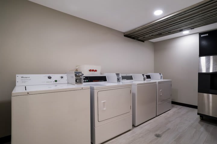 Super 8 by Wyndham Marston - photo 28