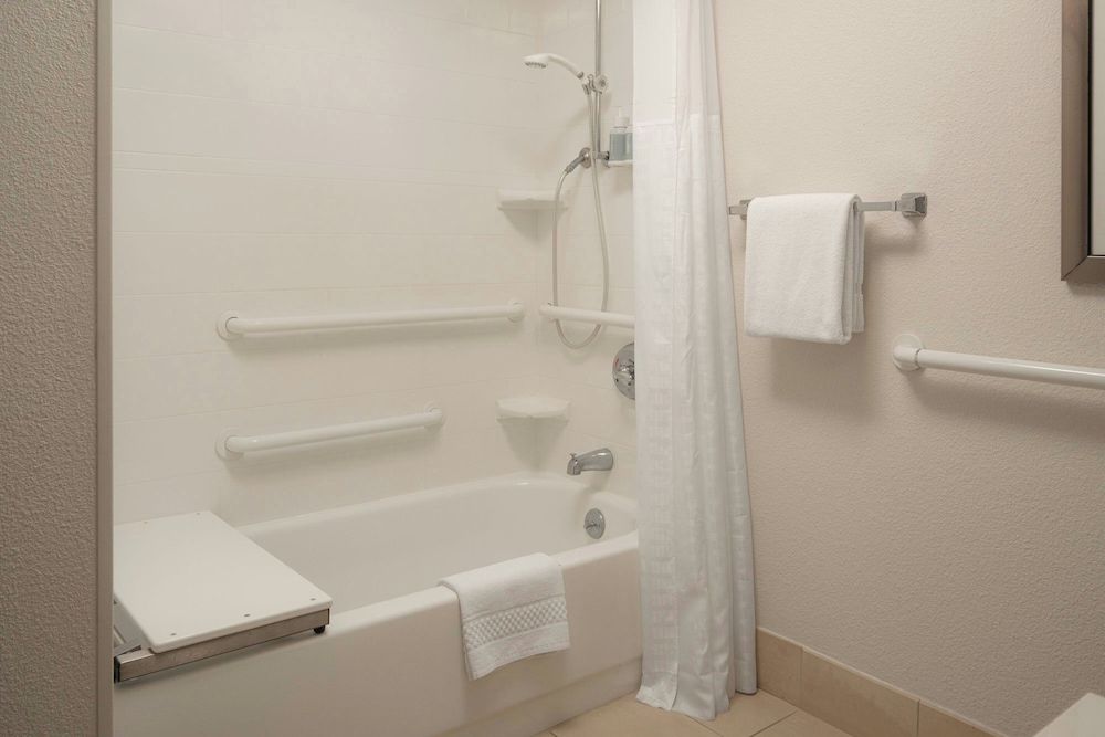Courtyard by Marriott Louisville East - photo 15