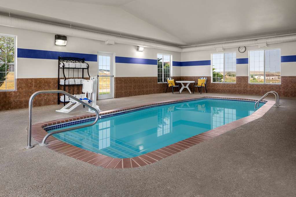 Microtel Inn & Suites by Wyndham Rapid City - photo 9