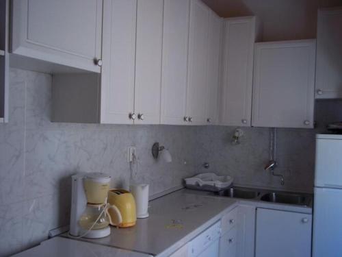 Apartment Sunshine Two Bedroom Apartment with Sea View
