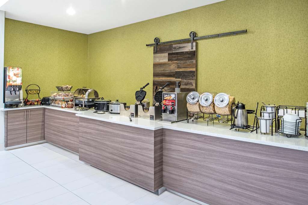 La Quinta Inn & Suites by Wyndham Moscow Pullman - photo 24