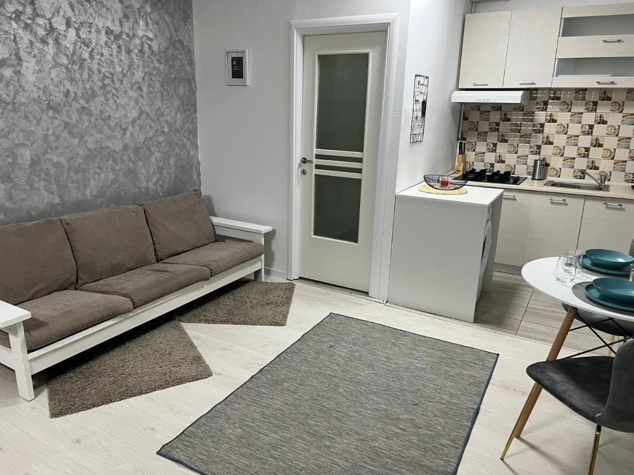 Compact House — 4-Star Luxury Hotel in Cluj-Napoca, Romania
