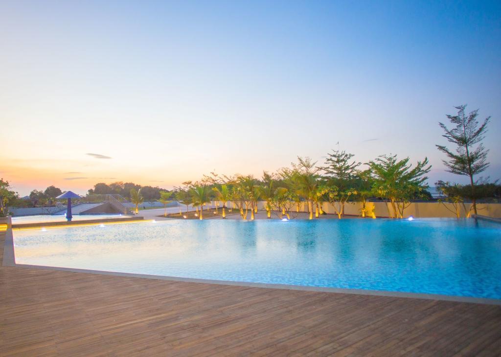 Pollos Hotel & Gallery Rembang — hotel in Rembang