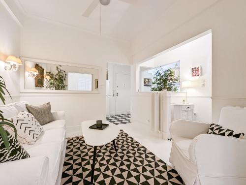 Chessboard styled 2BD apt next to Acropolis&Metro — 4-Star Luxury Hotel in Athens, Greece