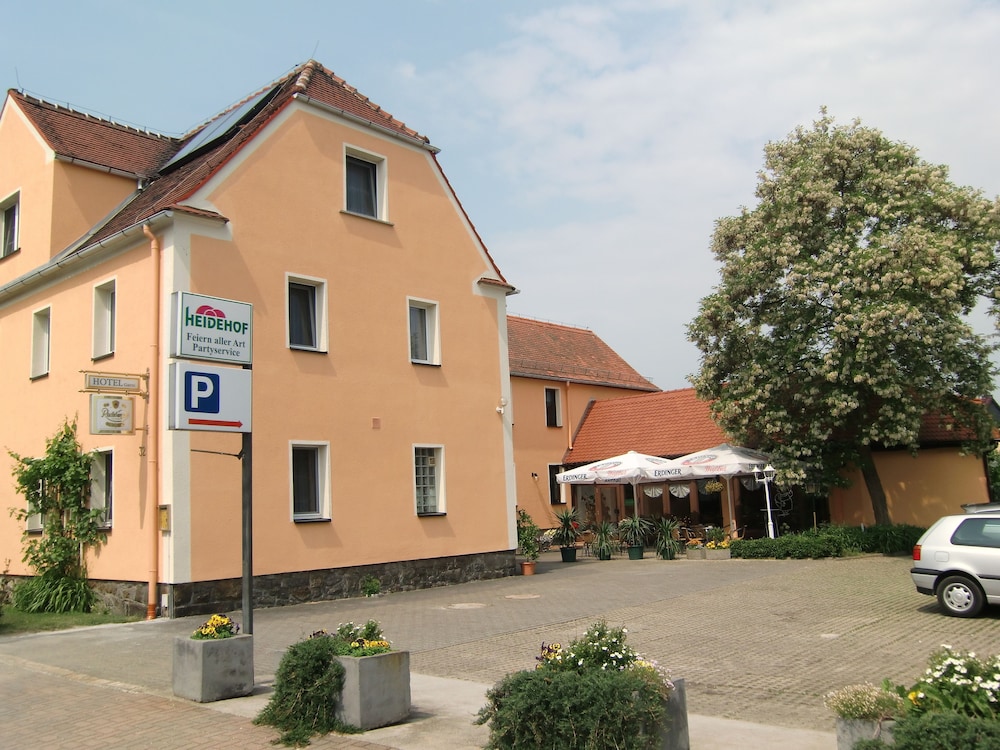 Heidehof - carbon neutral hotel in Konigswartha