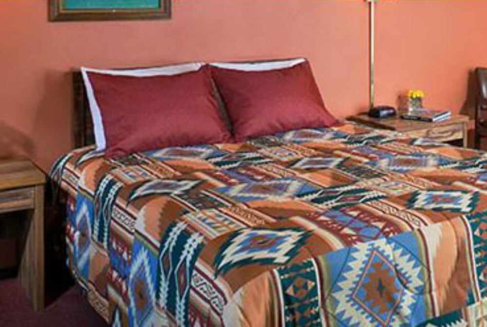 Branding Iron Motel - photo 8