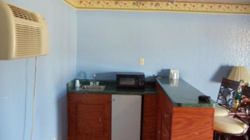 Eastwood Motel - photo 9