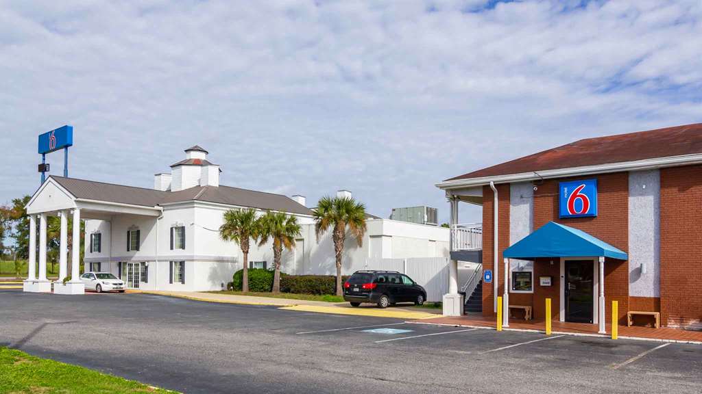 Motel 6 Brunswick GA - photo 2