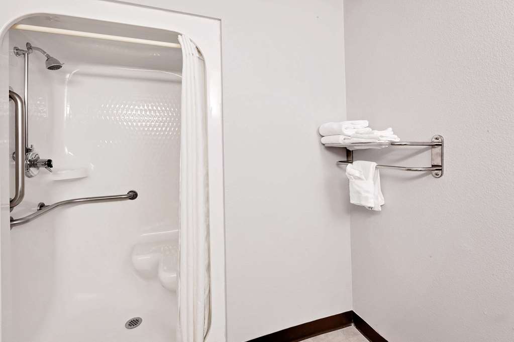 Super 8 by Wyndham Fayetteville - photo 11