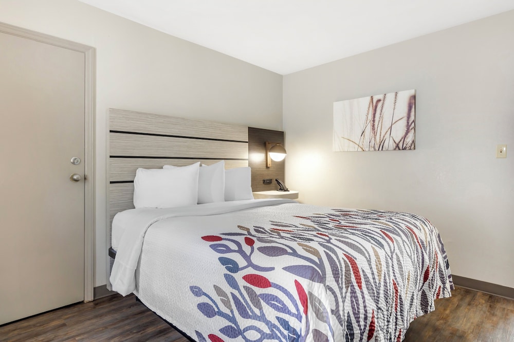 Red Roof Inn Dunn - photo 17