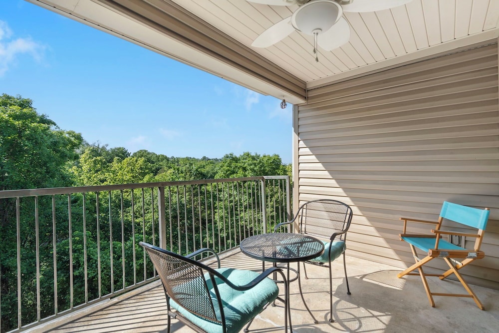 Holiday Hills Getaway Branson Golf Resort Outdoor Pools - photo 17