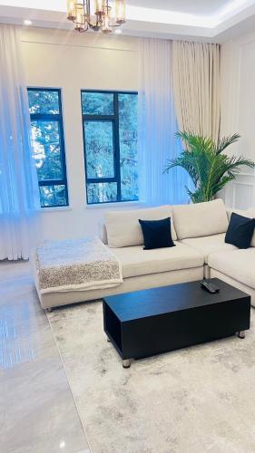 Elegant Lavington 1Bed with Pool Private Cinema & Garden