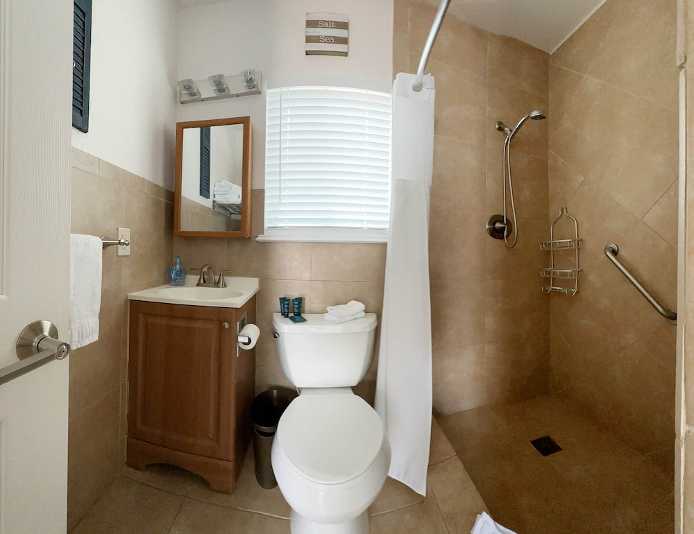 Tropic Isle Boutique Hotel - photo 9