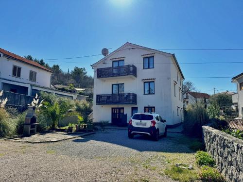 Apartments Mihinjač — 4-Star Luxury Hotel in Dobrinj, Croatia