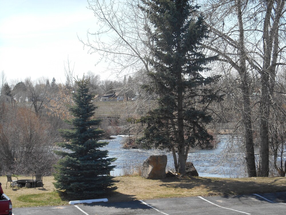 Henry's Fork Inn - photo 19